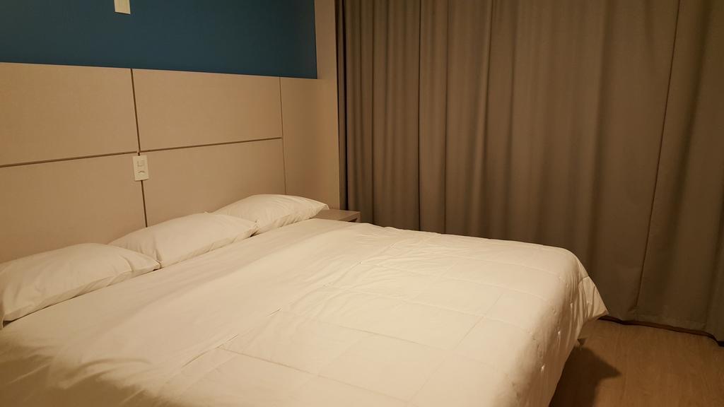Deluxe Double or Twin Room,395395506:JPEG